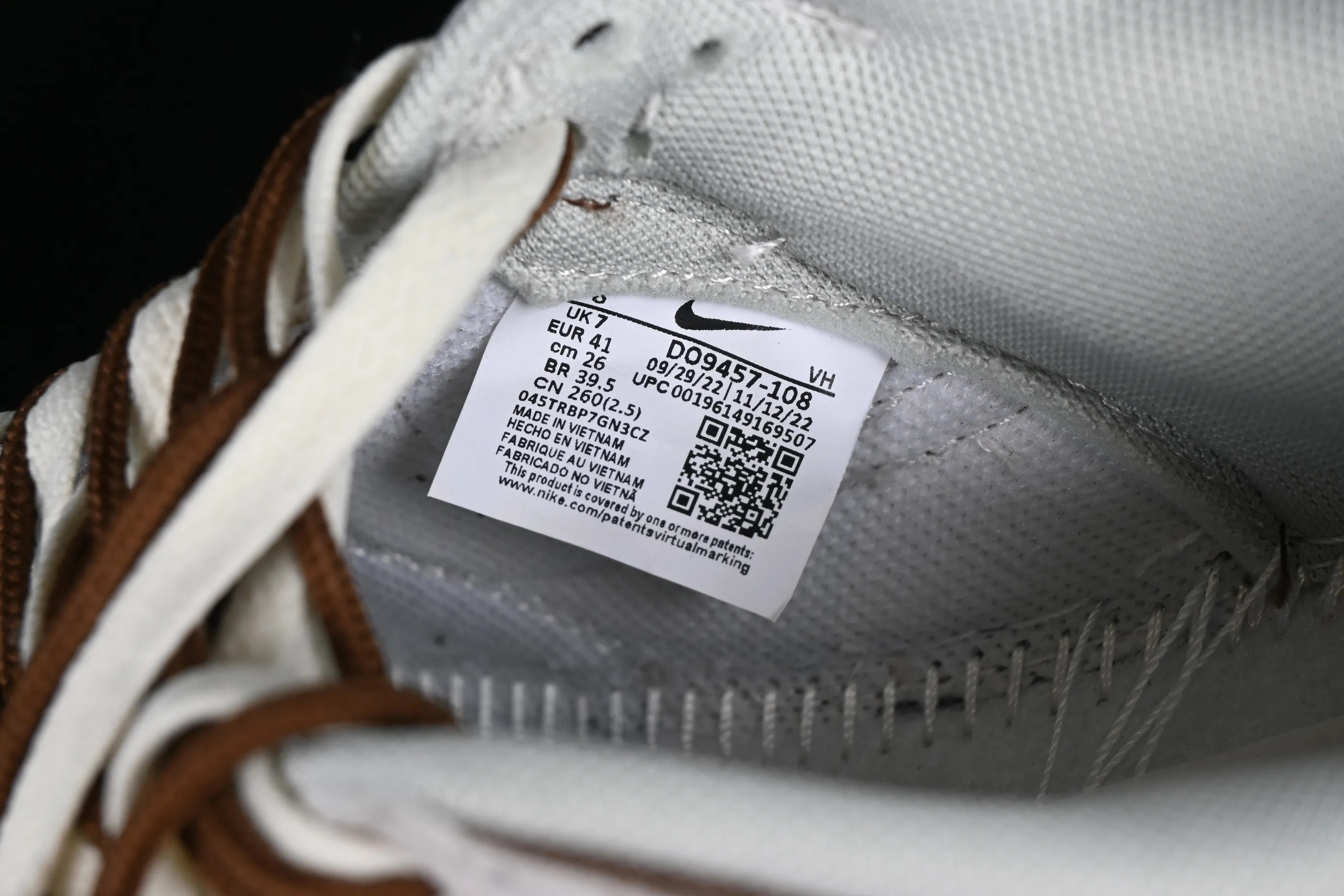 All Categories Nk SB Dunk Series Nk SB Dunk Low Low-top sneakers Cost-effective version Nk SB Dunk Low "85" double hook SB low-top sports and leisure sneakers DO9457-108